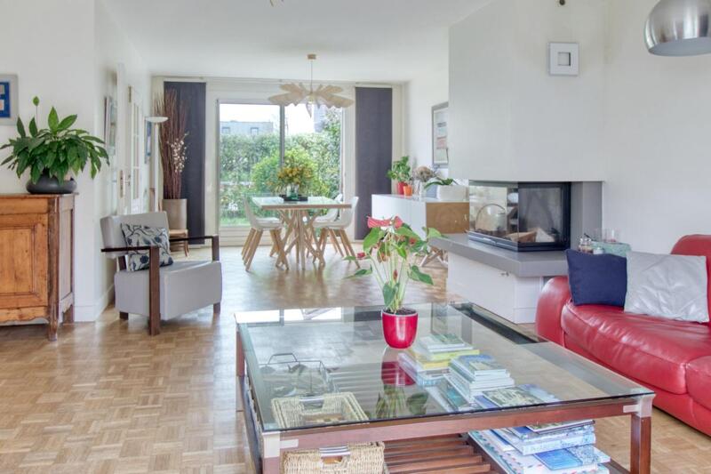 Maison - 225 m² - 8 pièces