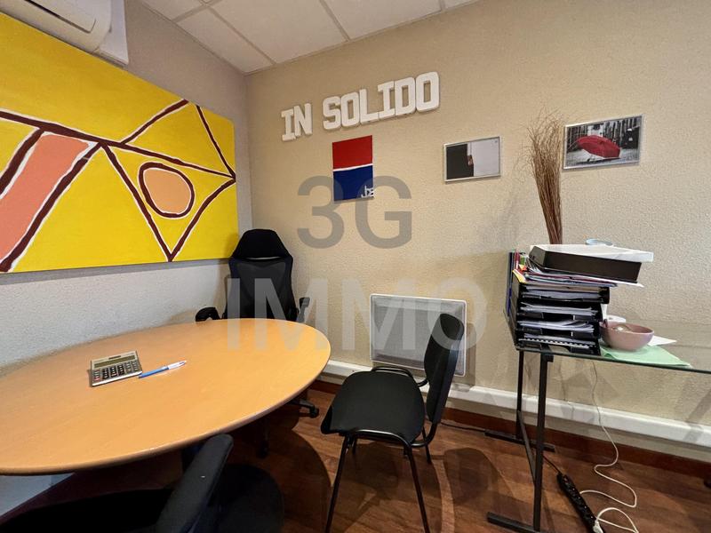 Local commercial - 162 m² - 9 pièces