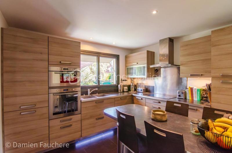 Maison traditionnelle - 150 m² - 8 pièces