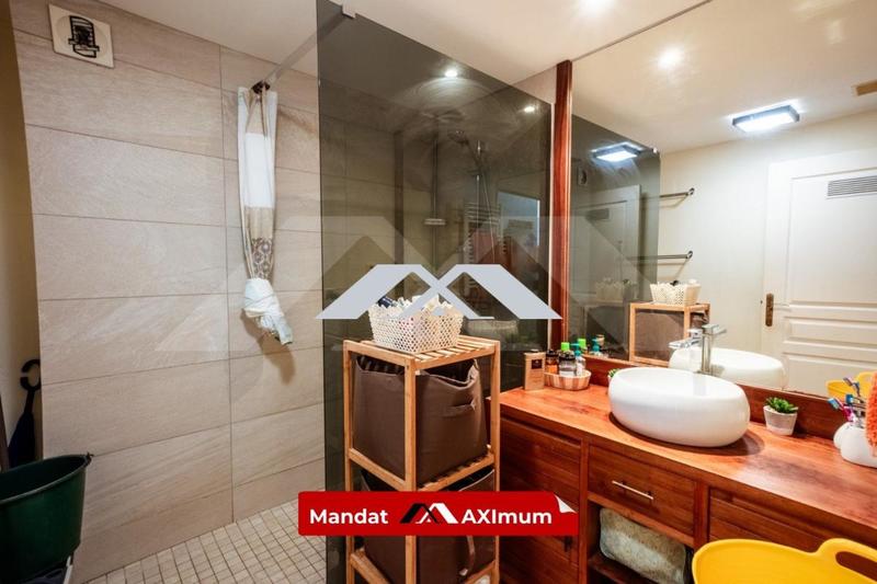 Appartement - 80 m² - 3 pièces