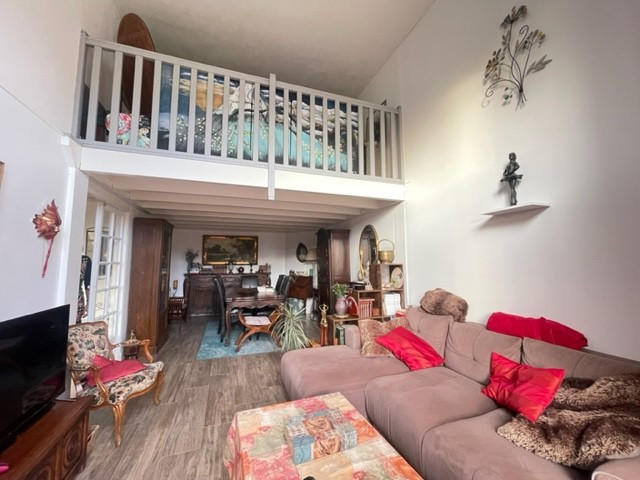 Appartement - 90 m² - 4 pièces