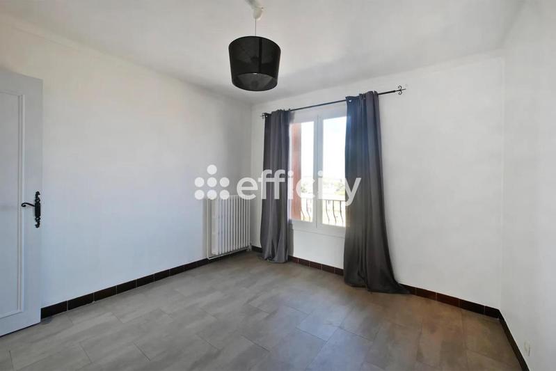 Appartement ancien - 67 m² - 3 pièces