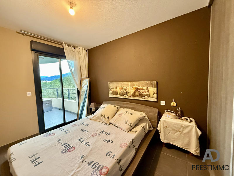 Appartement - 84 m² - 4 pièces