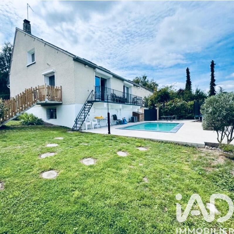 Maison - 220 m² - 10 pièces