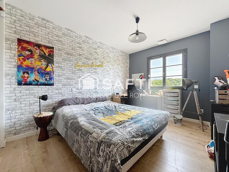 Maison - 203 m² - 8 pièces