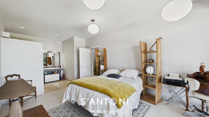 Villa - 180 m² - 4 pièces