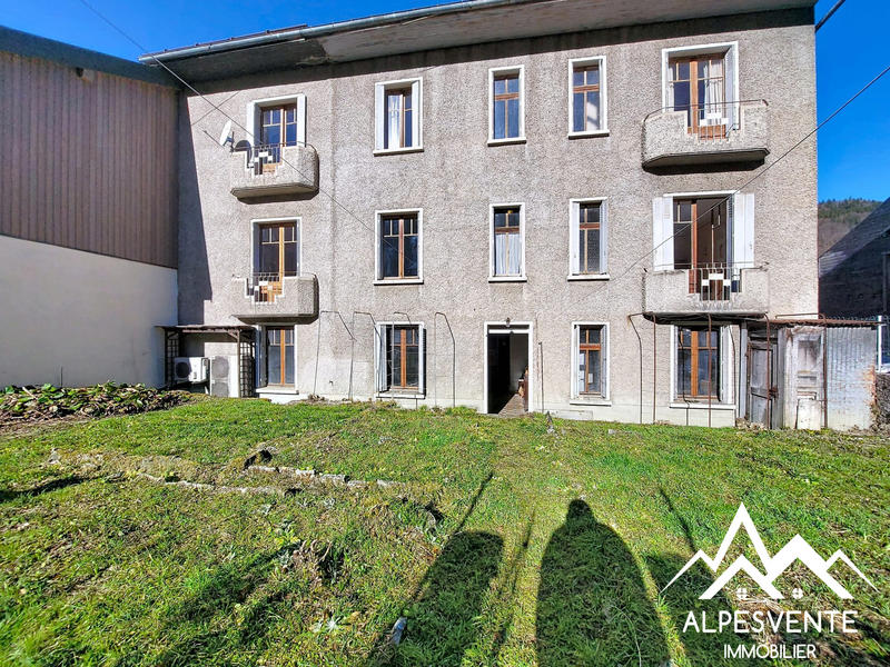 Maison ancienne - 294 m² - 13 pièces