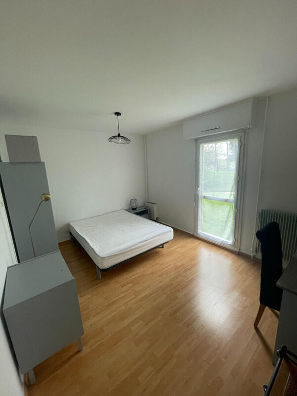 Chambre - 13 m² - 1 pièce