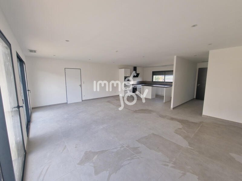 Maison - 110 m² - 4 pièces