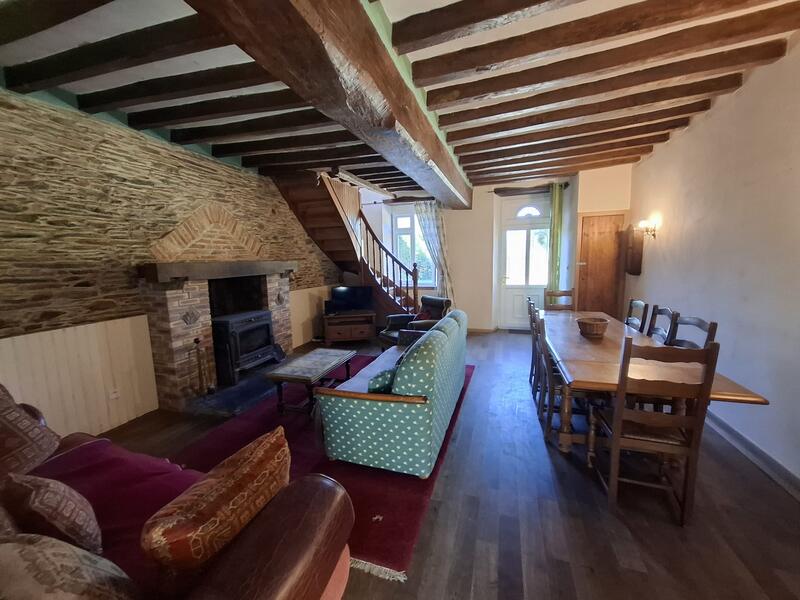 Maison ancienne - 400 m² - 16 pièces