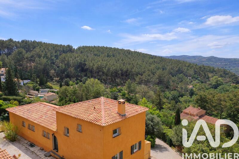 Maison - 224 m² - 9 pièces