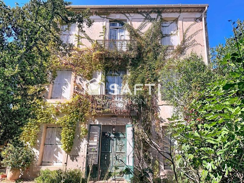 Maison - 320 m² - 12 pièces