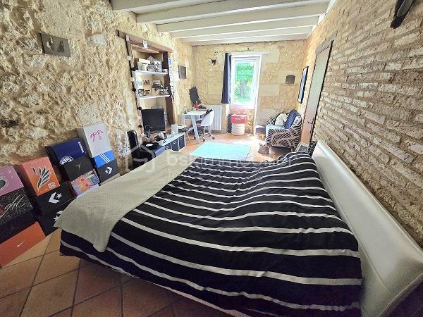 Corps de ferme - 379 m² - 10 pièces