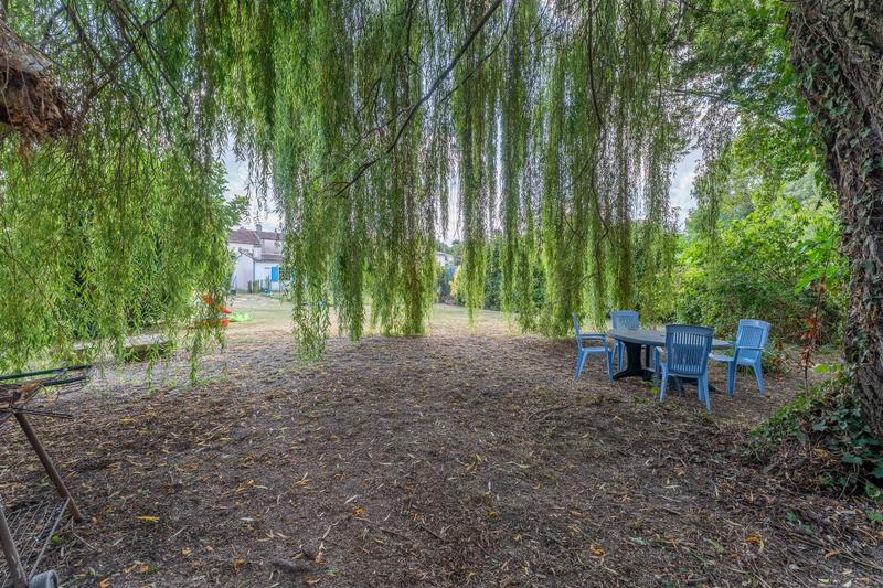 Maison - 210 m² - 10 pièces