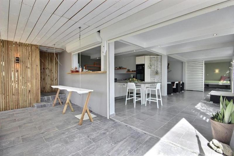 Maison - 277 m² - 8 pièces