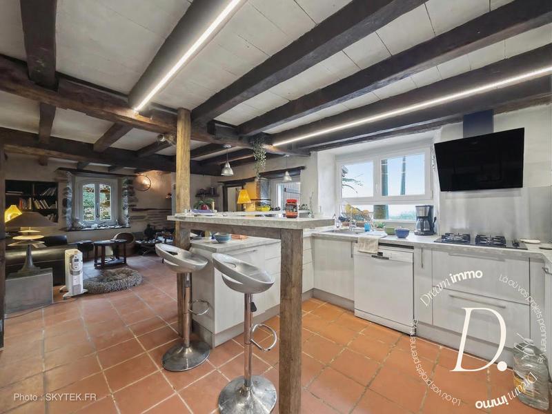 Maison - 380 m² - 7 pièces