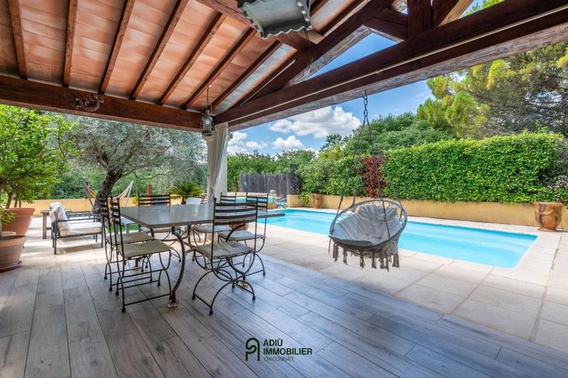 Maison - 210 m² - 6 pièces