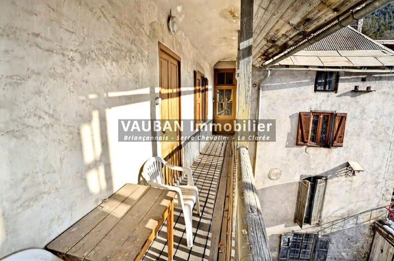 Maison - 400 m² - 20 pièces