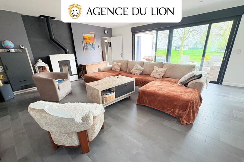 Maison - 201 m² - 9 pièces