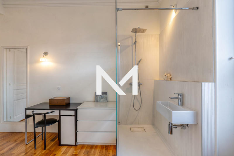 Appartement - 178 m² - 6 pièces