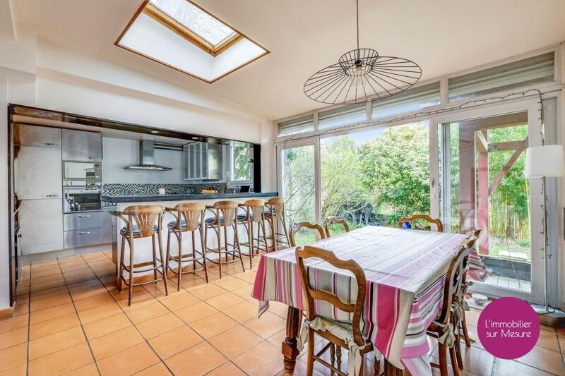 Maison - 210 m² - 6 pièces