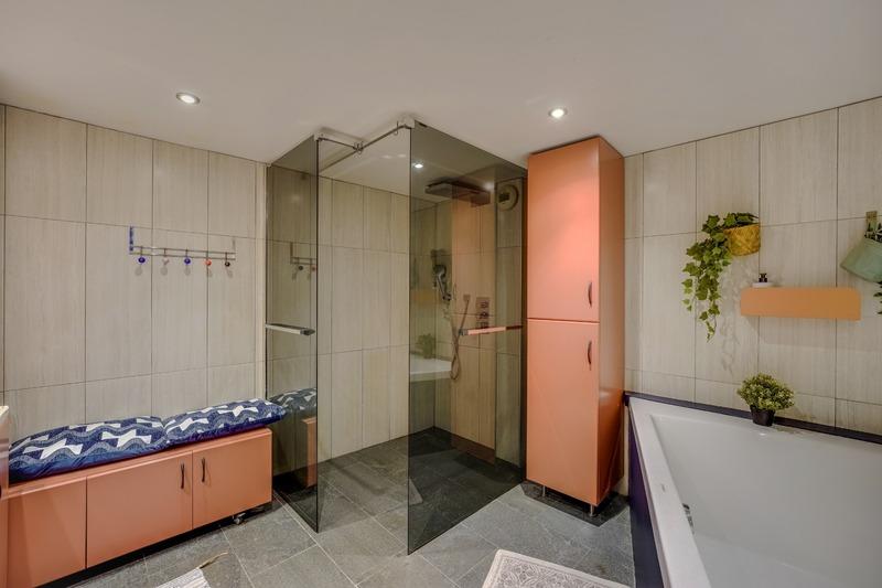 Loft - 142 m² - 6 pièces