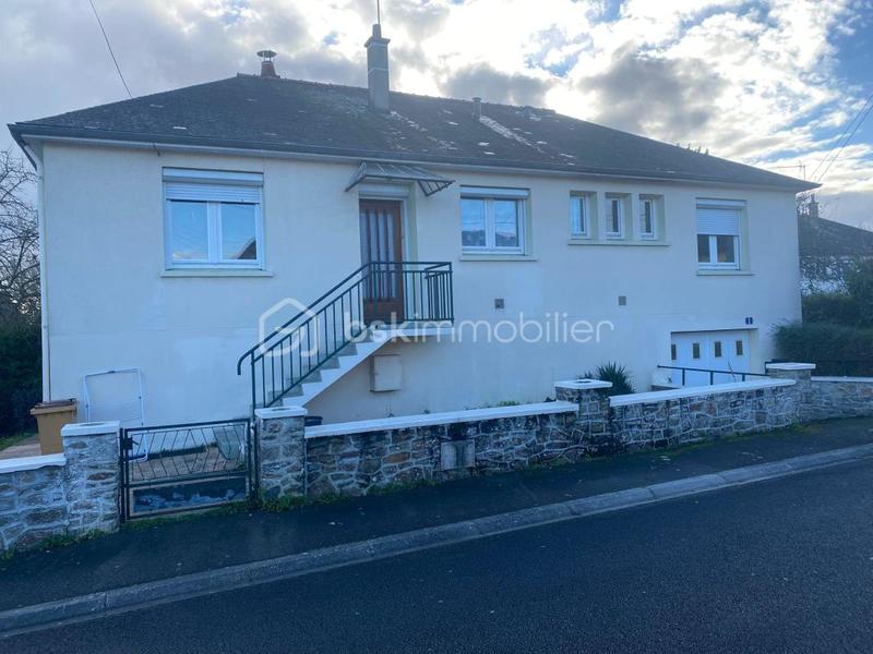 Maison traditionnelle - 102 m² - 5 pièces