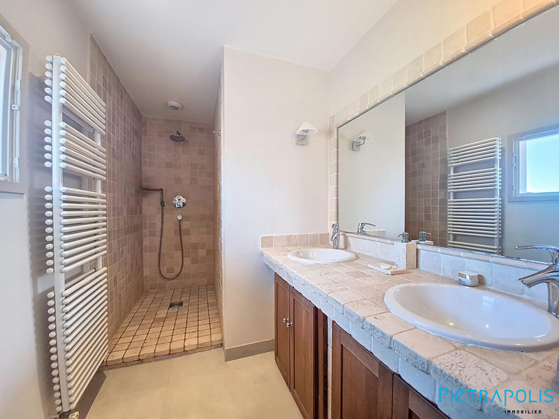 Maison - 170 m² - 6 pièces