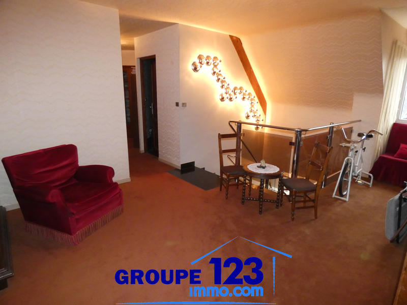 Maison - 435 m² - 9 pièces