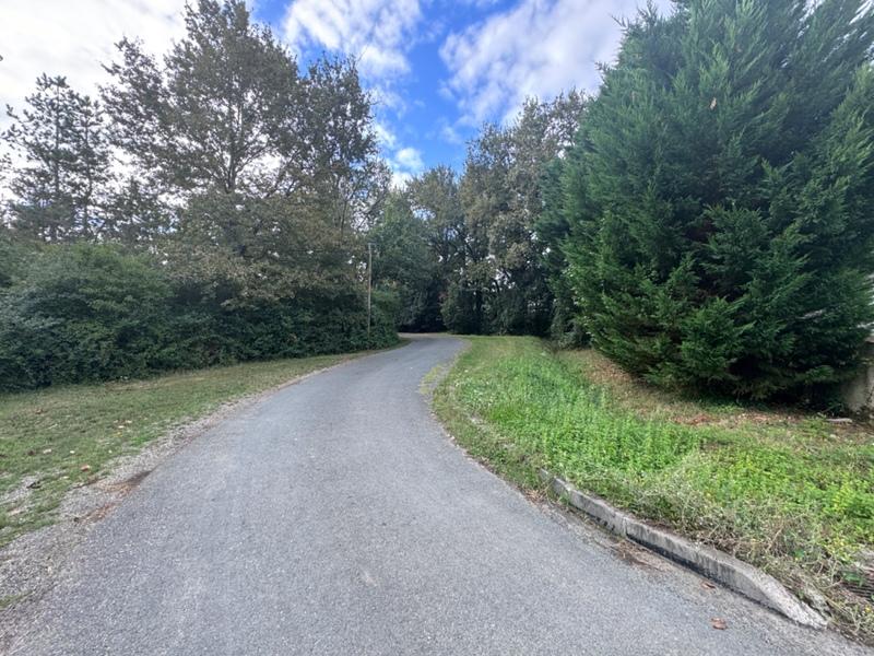 Terrain constructible - 1 760 m²