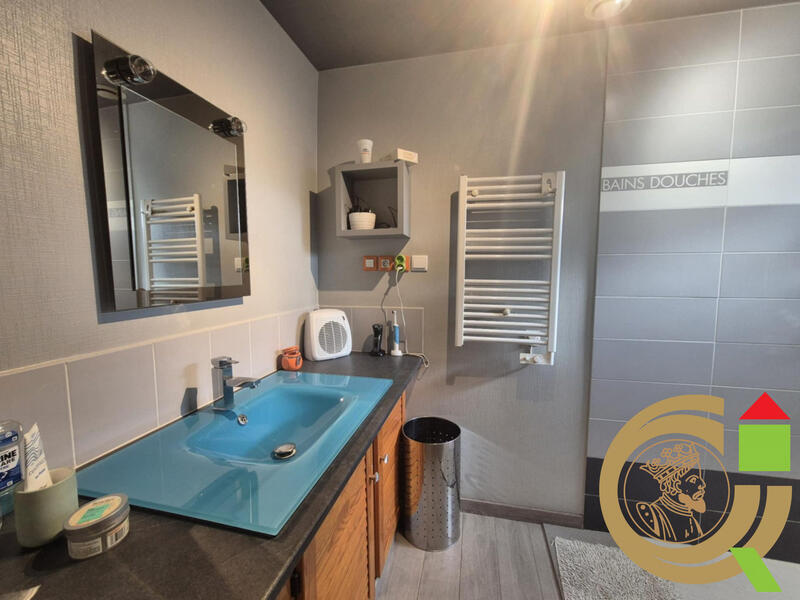 Maison - 99 m² - 4 pièces