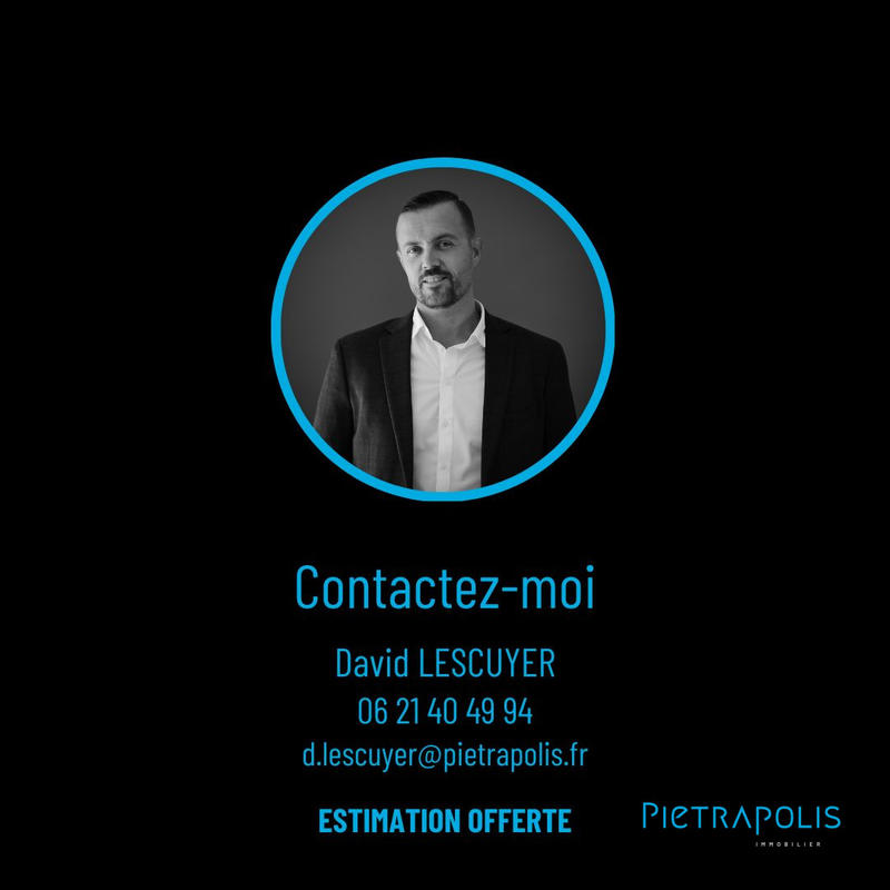 Maison - 270 m² - 9 pièces