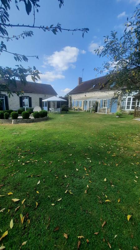 Maison - 261 m² - 9 pièces