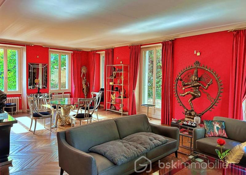 Maison de maîtres - 317 m² - 11 pièces