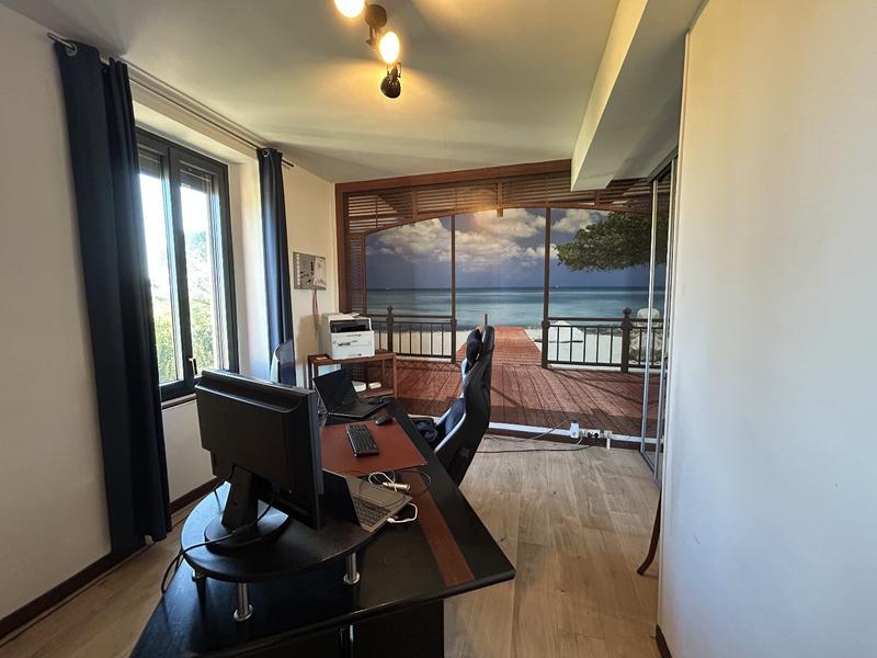 Maison - 405 m² - 13 pièces