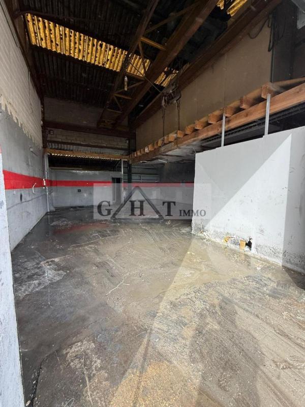 Entrepôt - 190 m²