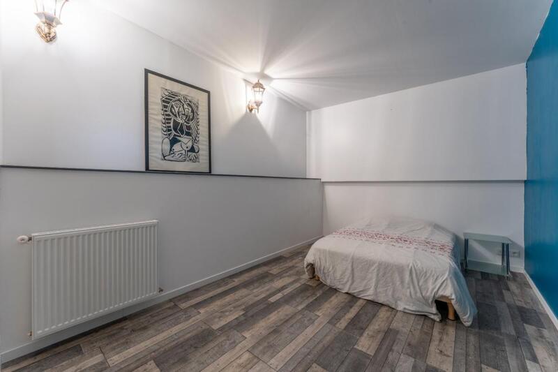 Villa - 187 m² - 9 pièces