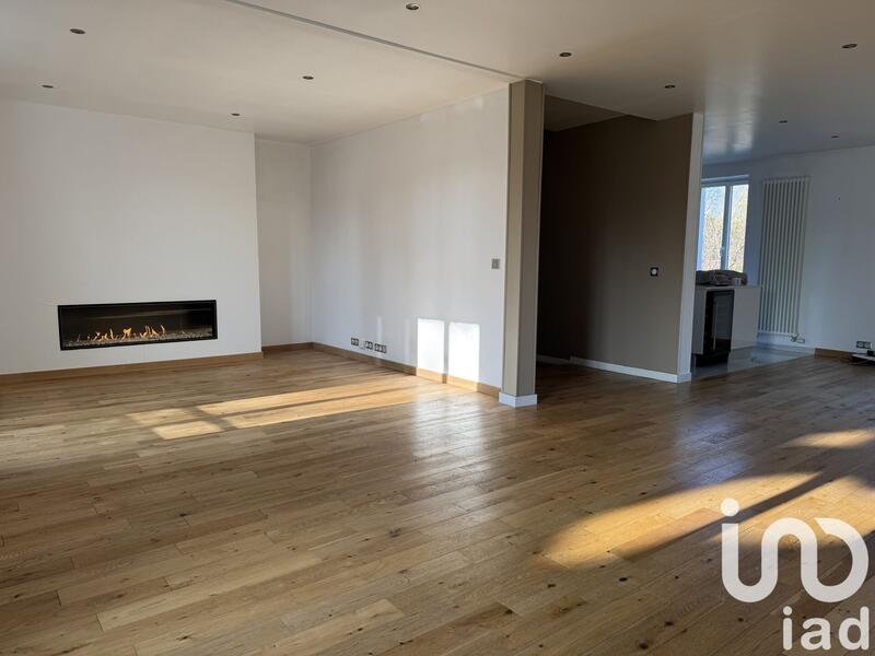 Maison - 162 m² - 8 pièces