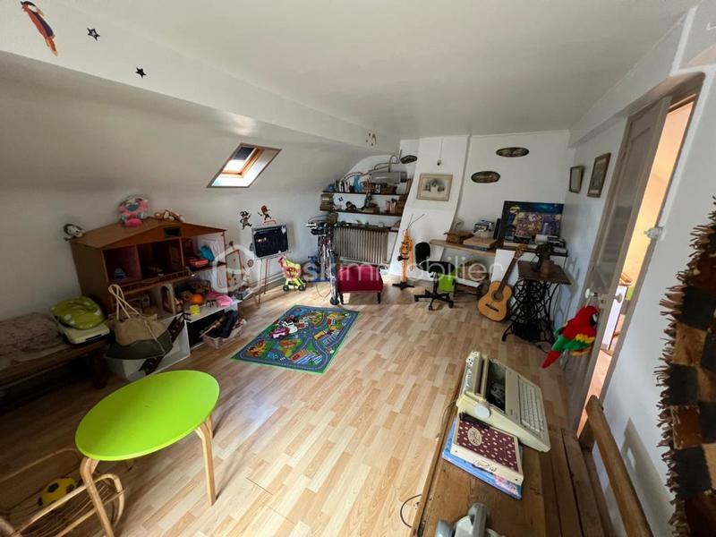 Maison - 250 m² - 10 pièces