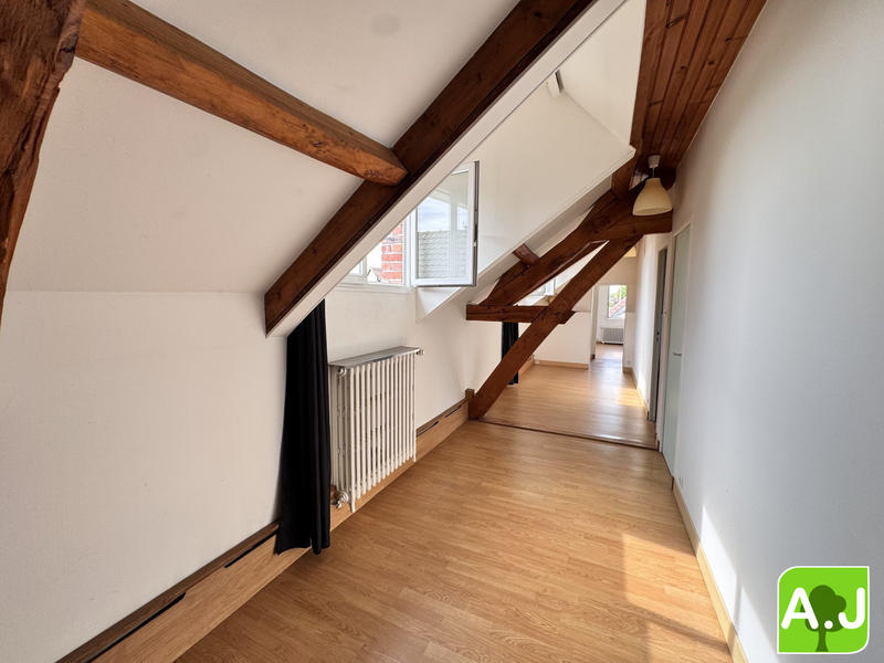 Maison ancienne - 210 m² - 7 pièces