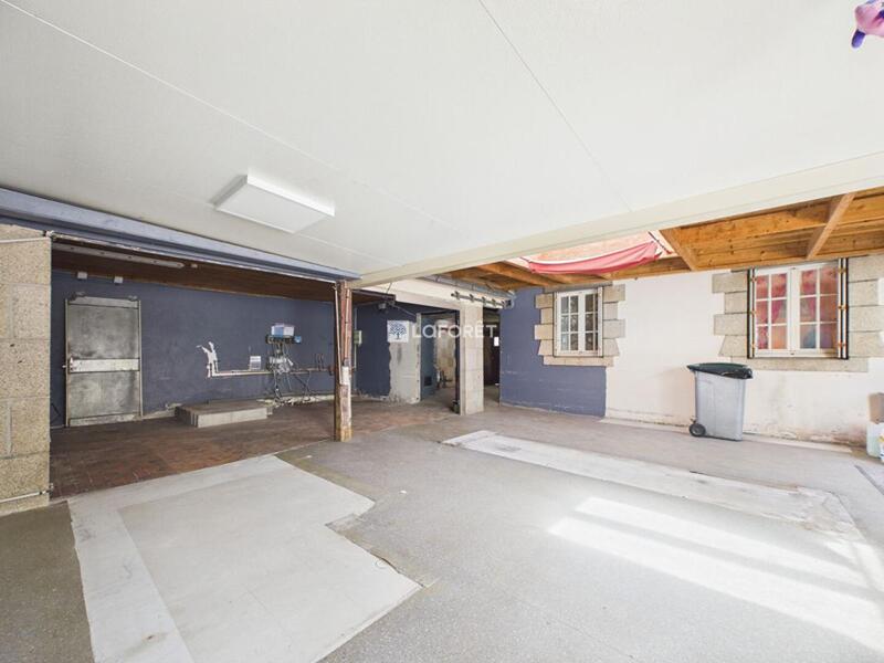 Propriété - 169 m² - 6 pièces