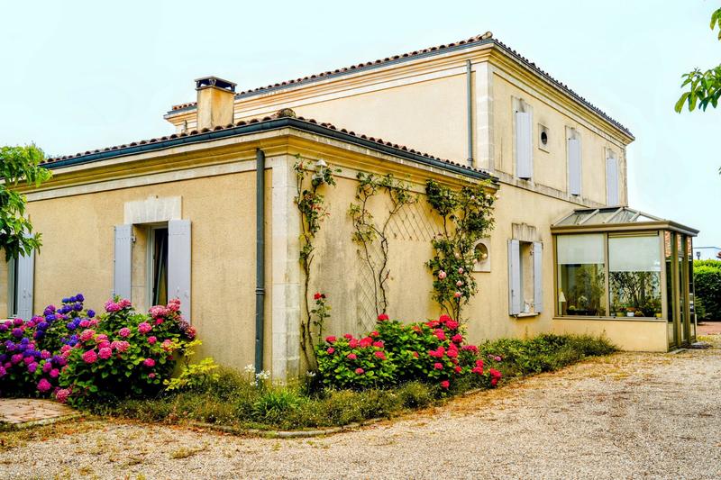 Villa - 268 m² - 8 pièces