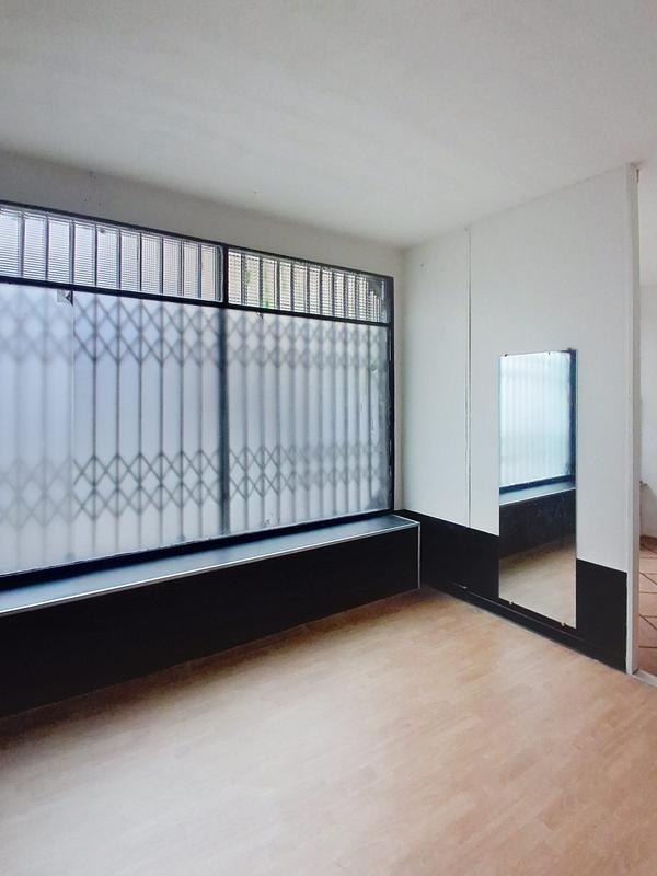 Local commercial - 21 m² - 1 pièce