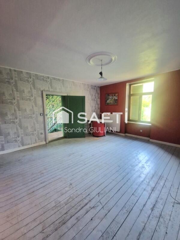 Maison - 220 m² - 5 pièces