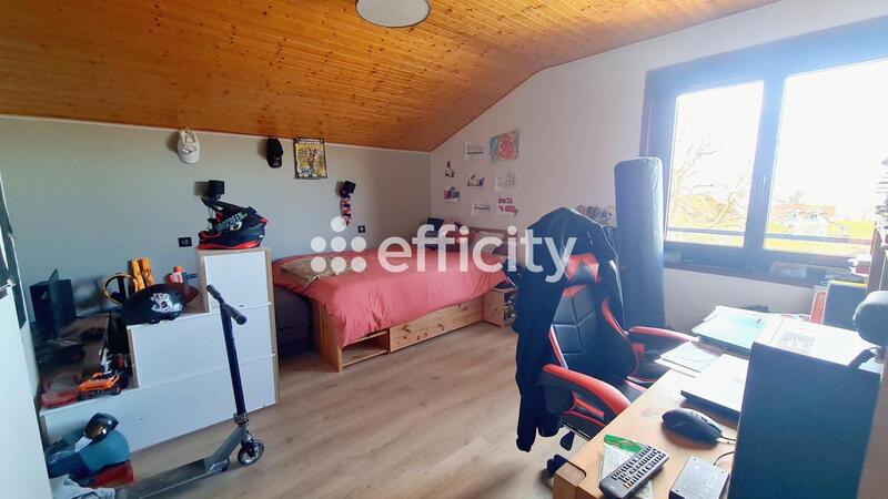 Maison - 230 m² - 5 pièces