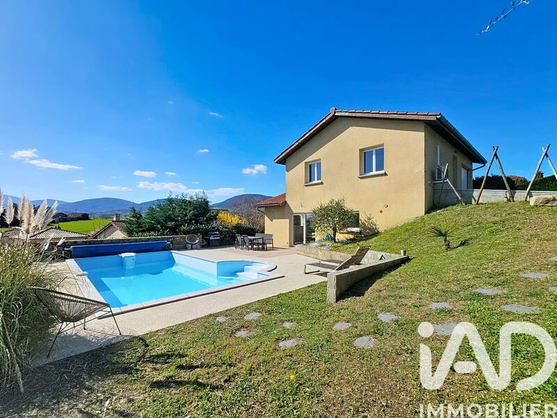 Maison - 96 m² - 4 pièces