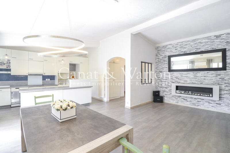 Appartement - 99 m² - 4 pièces