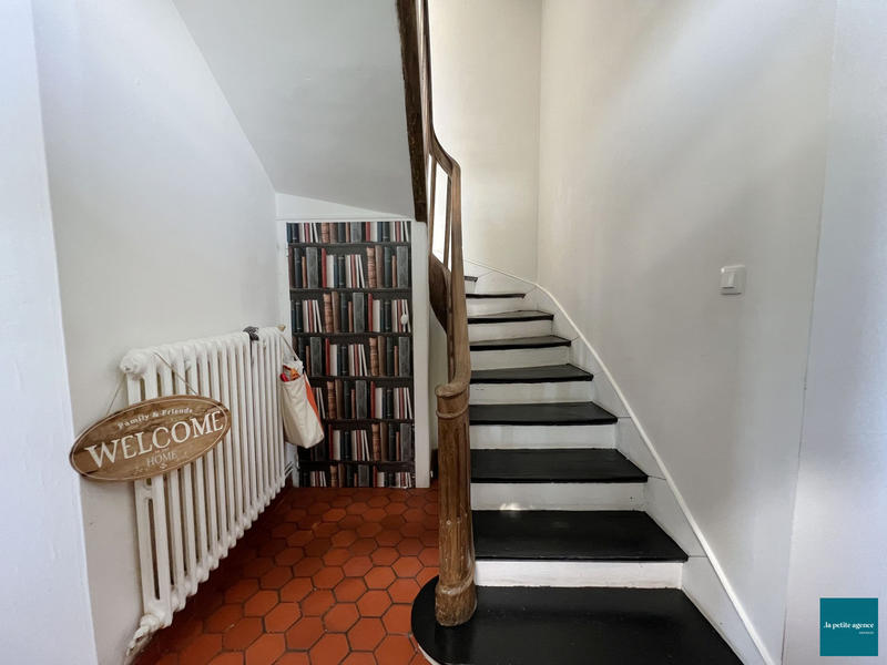 Maison - 350 m² - 11 pièces