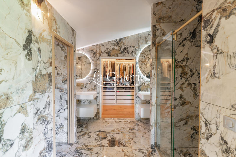 Villa - 282 m² - 7 pièces