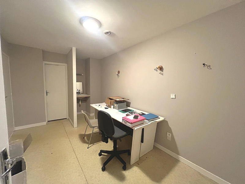 Bureau - 115 m² - 7 pièces